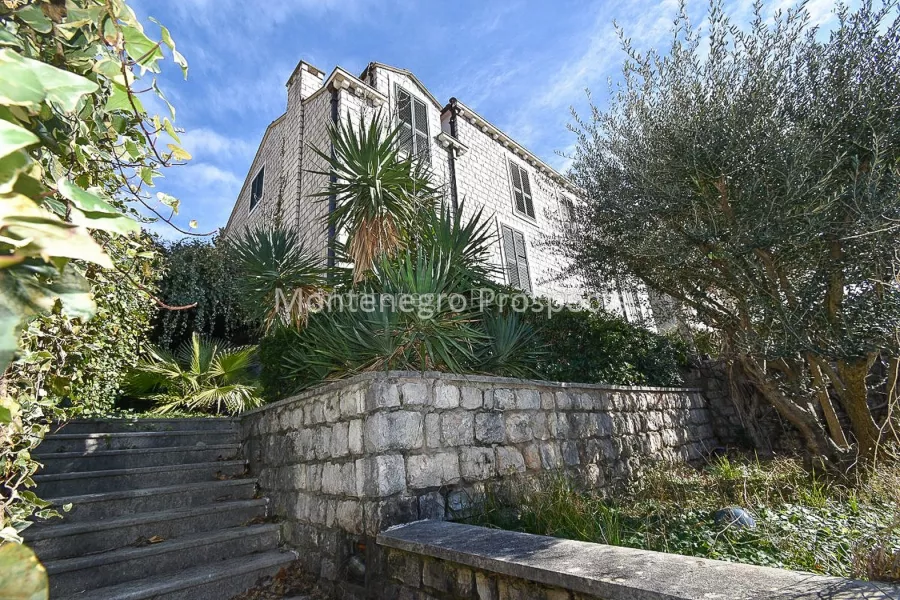 Fabulous villa for sale in herceg novi 1 of 1 1575x1050