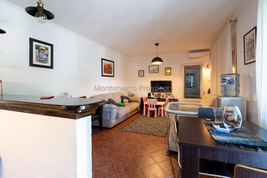 Family house with excellent rental potential and sea views dobrota 13412 21