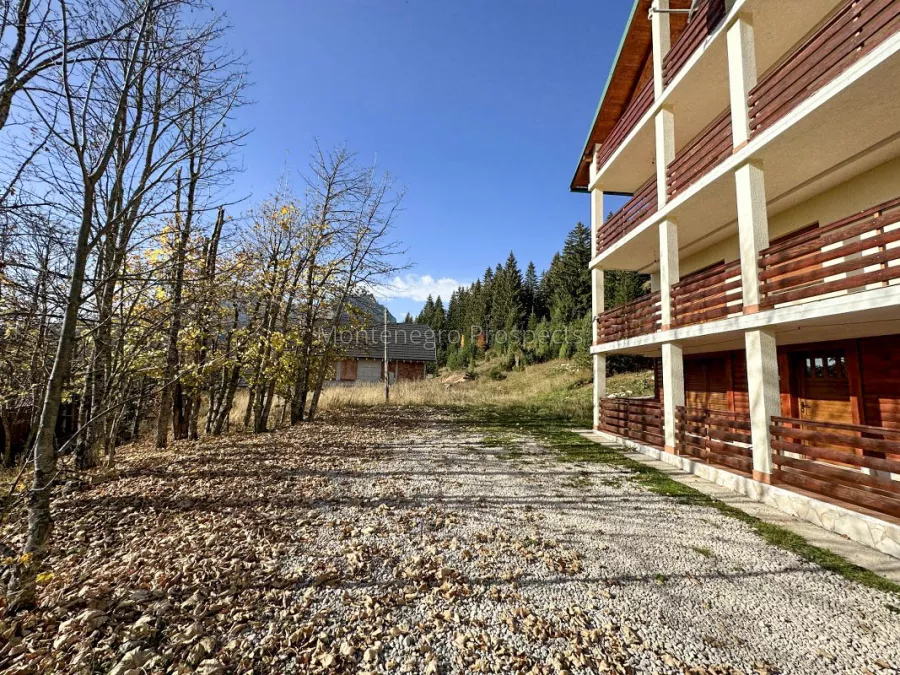 Four large apartments for sale in durmitor national park zabljak 14076 2