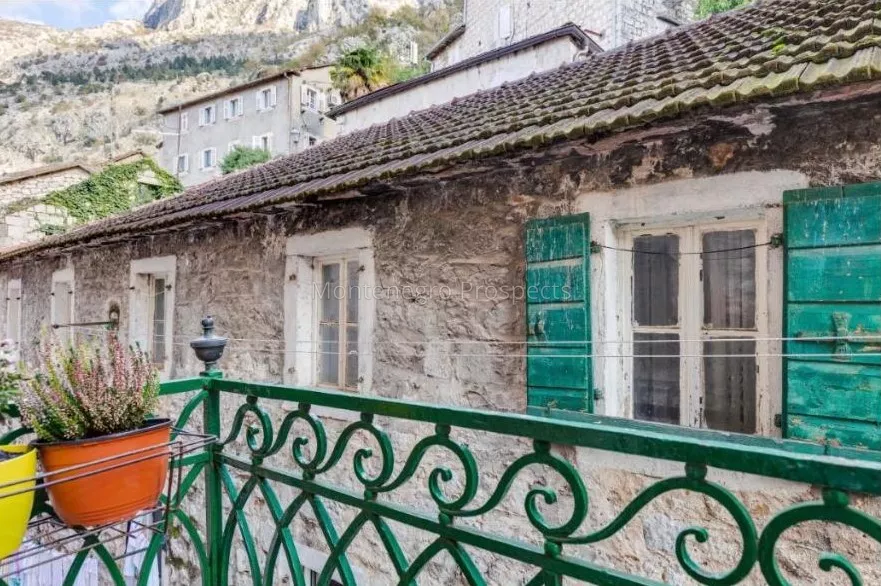 Spacious one bedroom apartment with a balcony kotor old town 13546 2