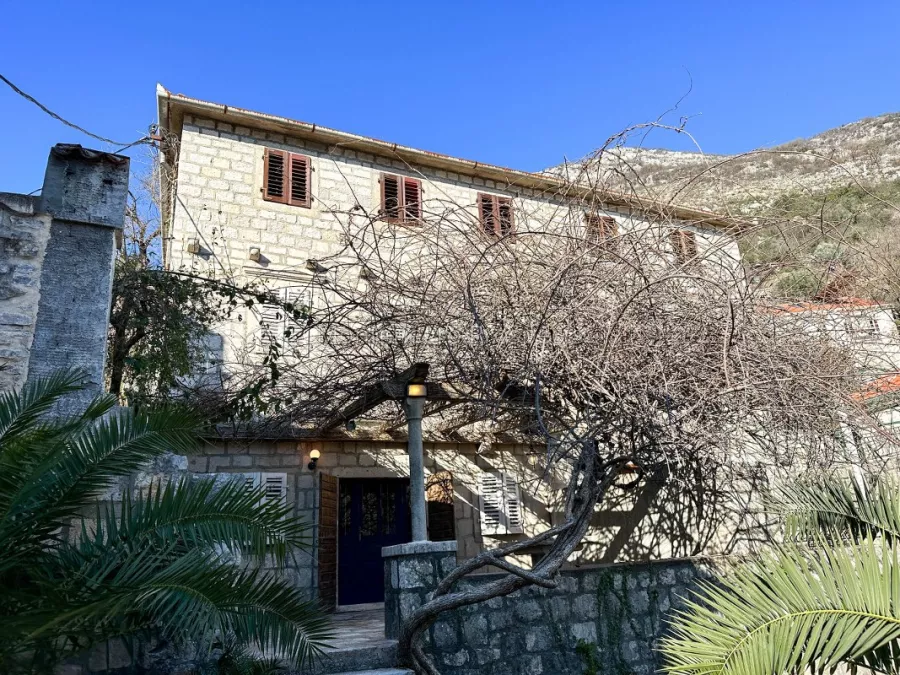 Stone town house perast 6 1067x800