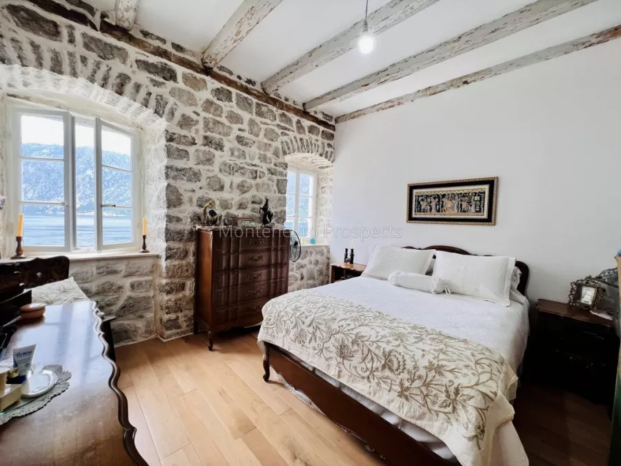 Terraced three level old stone house located on the first line to the sea 13583 12