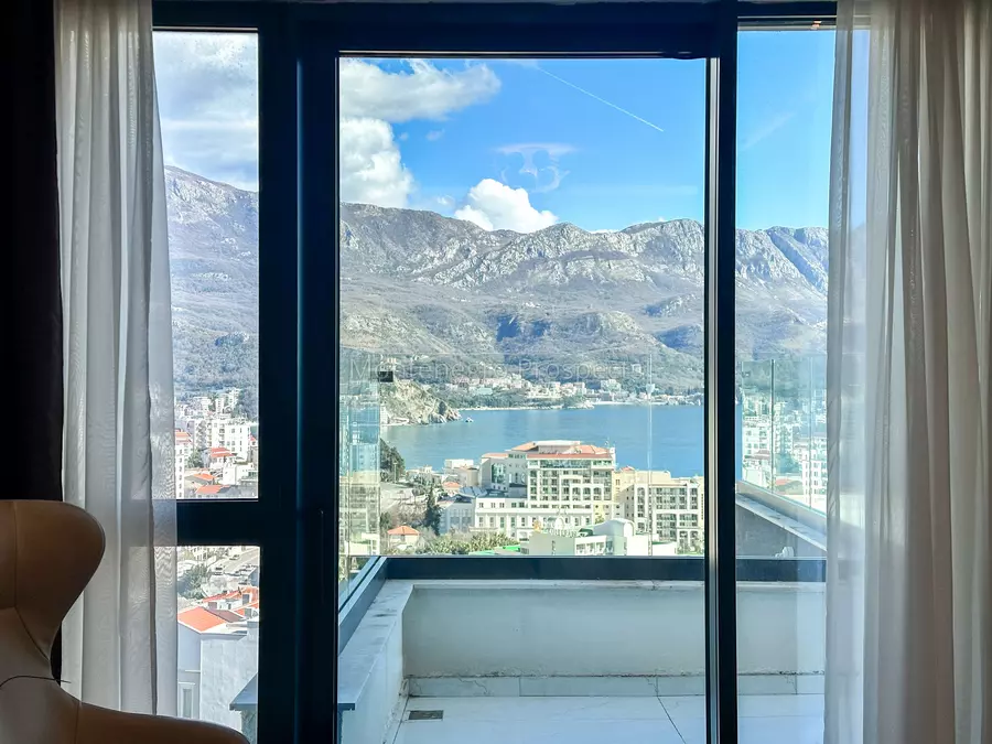 Penthouse for sale 13688 28