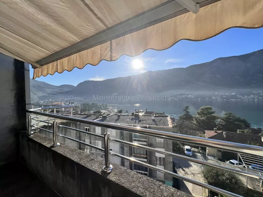 Three bedroom apartment with fantastic sea views few steps from the old town kotor 13668 4