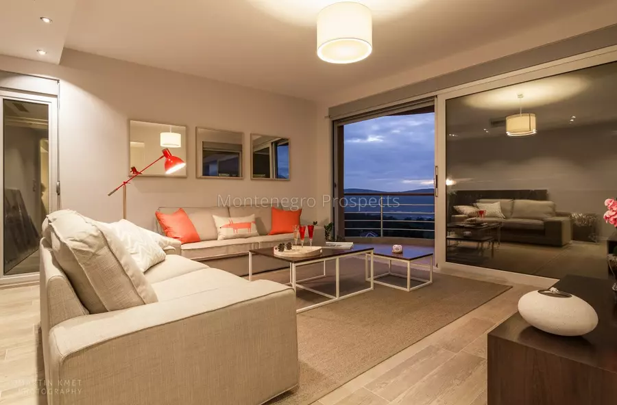 Spacious two bedroom apartment with excellent sea views kavac 13729 10 1217x800