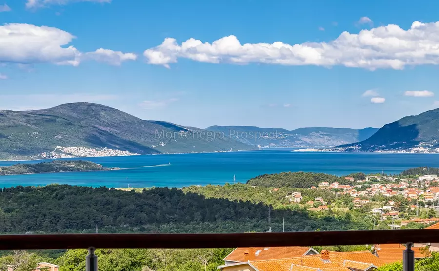 Spacious two bedroom apartment with excellent sea views kavac 13729 4 1280x790