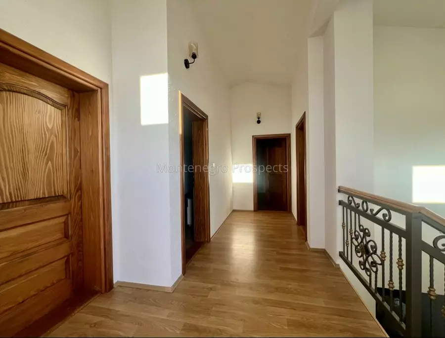 77059 kuca susanj 3 1051x800