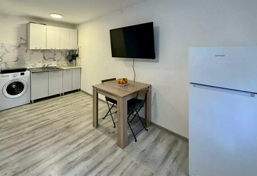 E17002 3