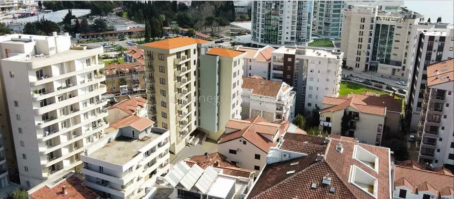 Under construction apartments 1
