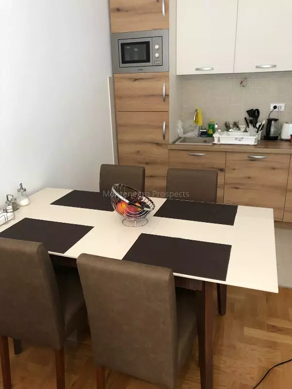12730 becici 10 600x800