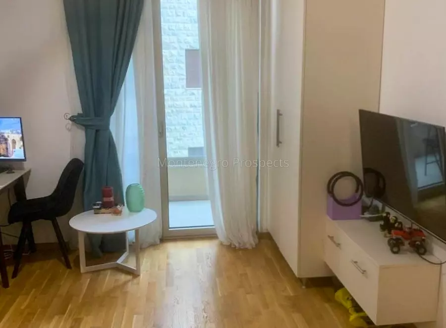 12743 studija becici 11 1090x800