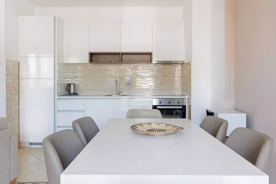 12744 becici 4 1200x800