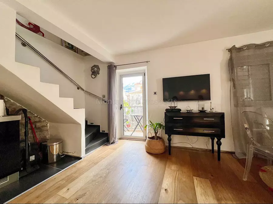 12749 budva old town 4