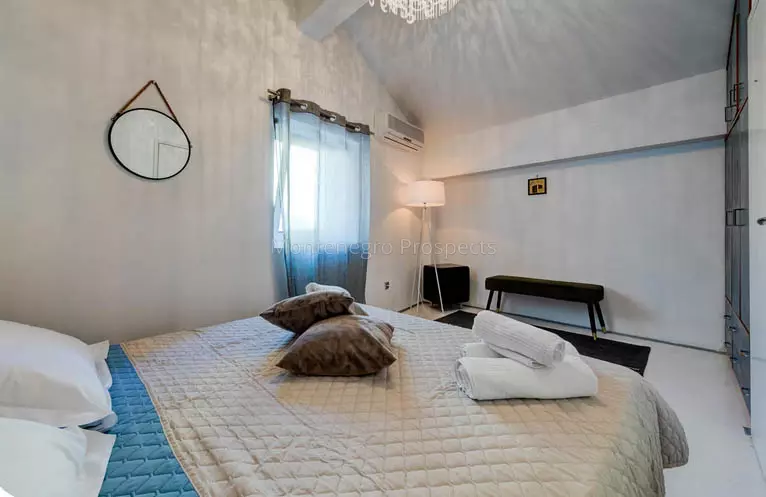 12749 budva old town 5