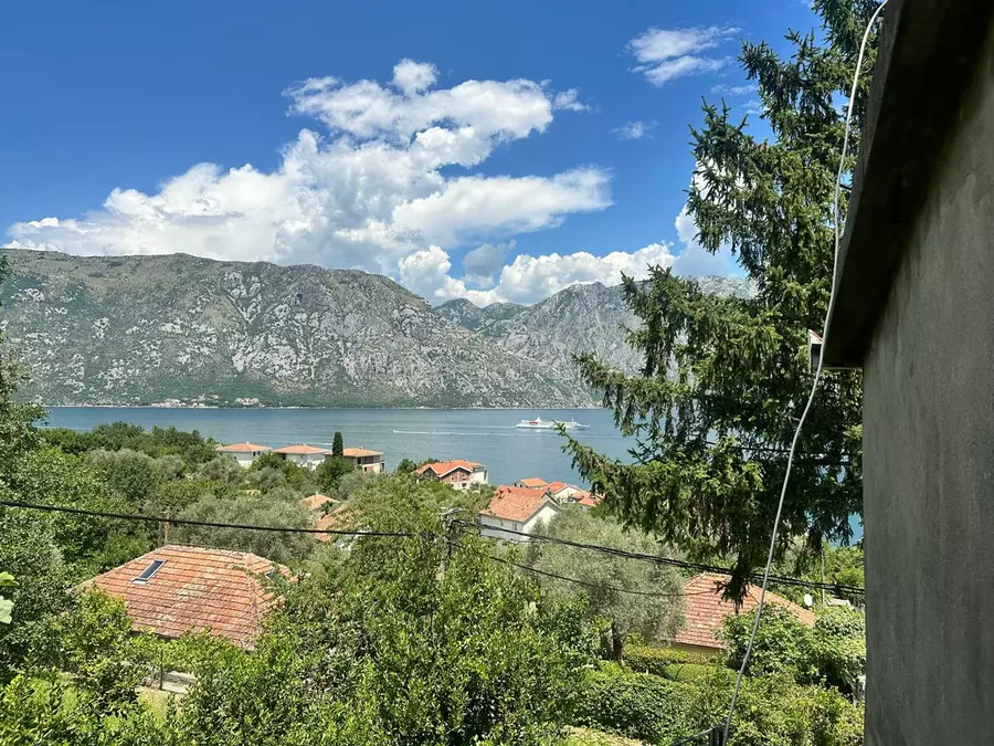 14189 house for renovation kotor 