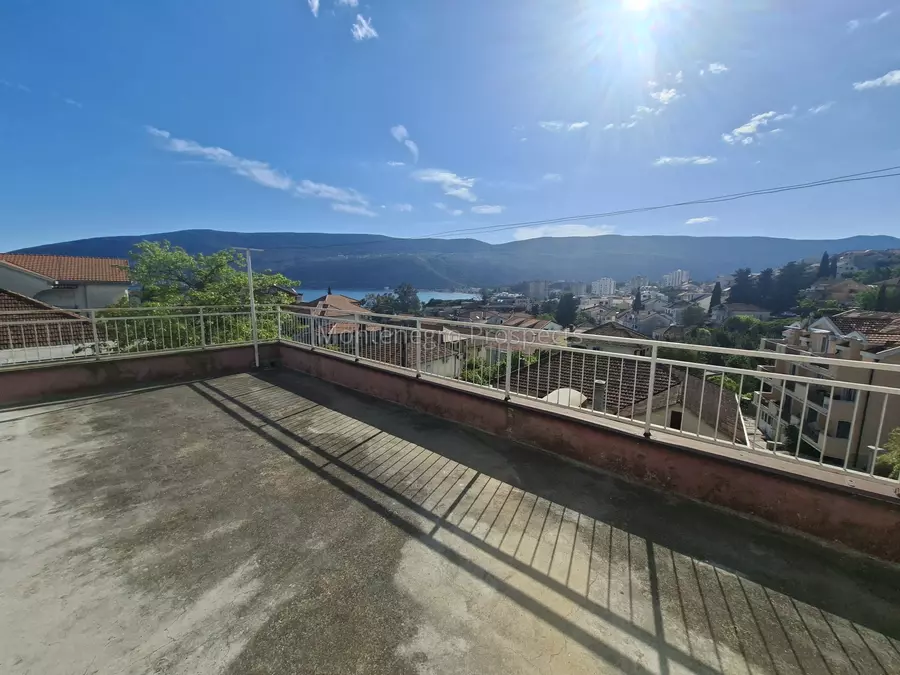 18151 8