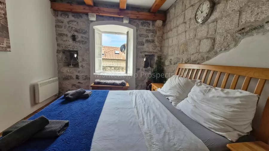 Two bedroom apartment for sale perast 16