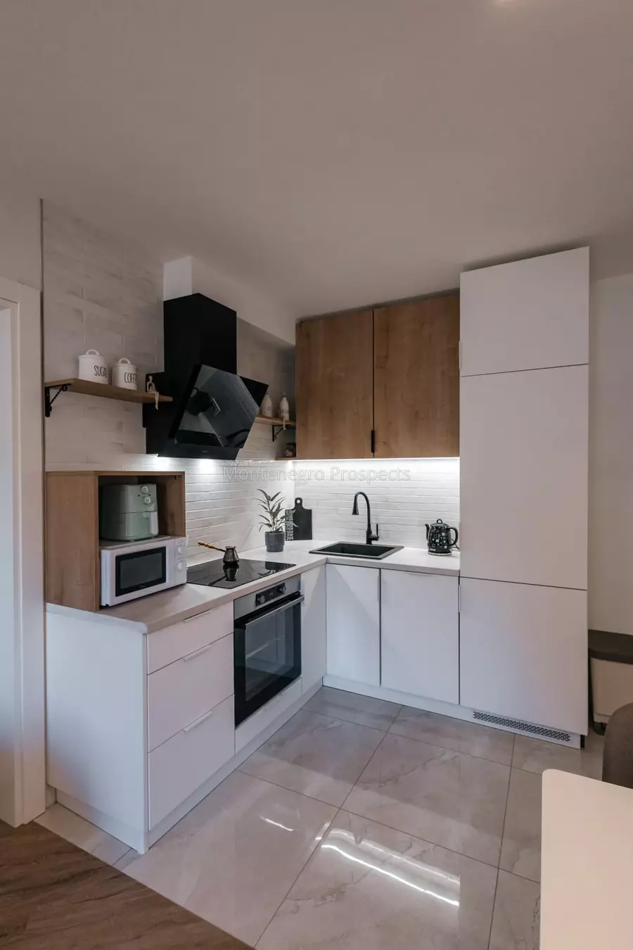 14193 apartment in kumbor 19