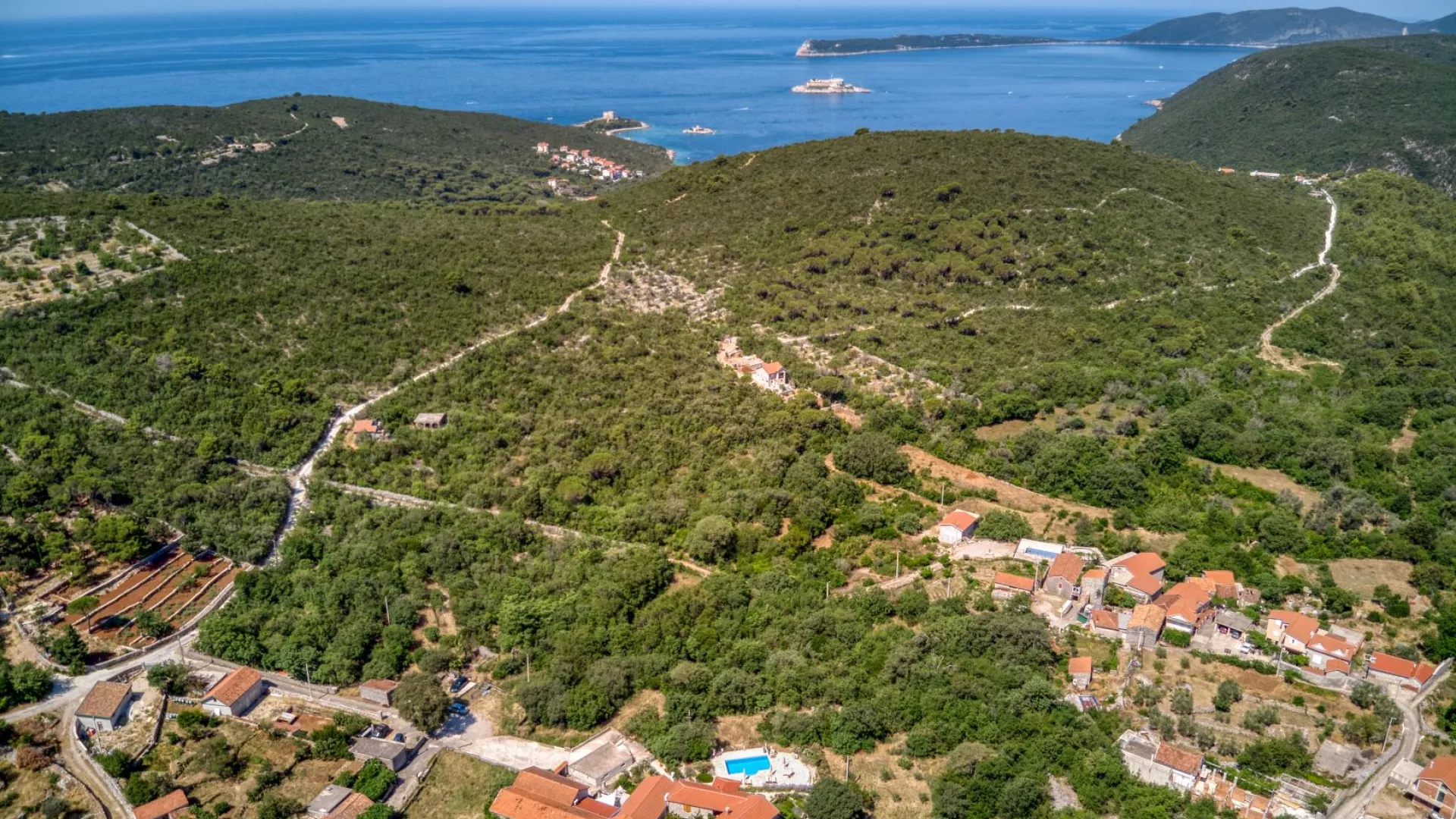 Lustica valley house id14078 4
